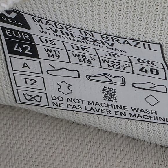 Veja V-10 Sneakers - Picture 9 of 13